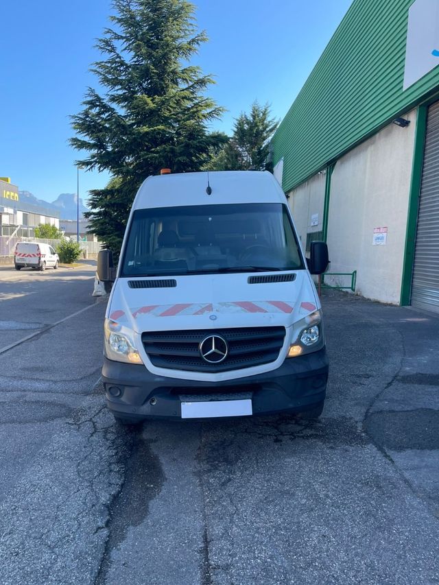 Servicio de importación de coches de europa .