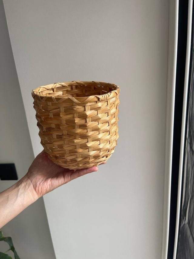 Maceta de bambú tejida