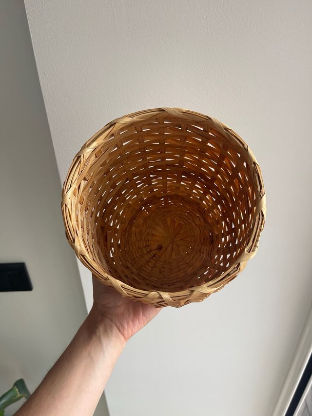Maceta de bambú tejida