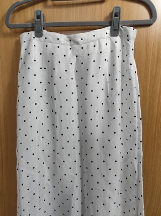 Falda H&M satén topitos