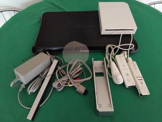 Nintendo Wii Console + Accessori
