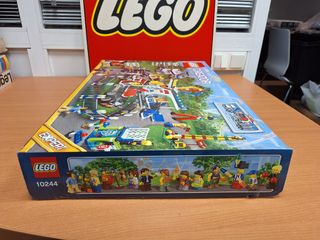LEGO CREATOR 10244 FAIRGROUND MIXER (2014)