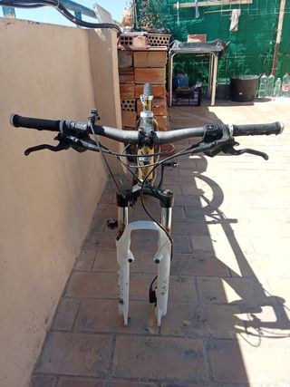 Bicicleta de Montaña Kona Caldera frenos idraulico