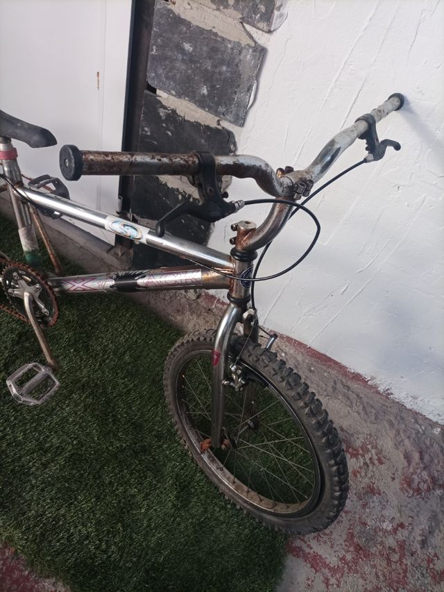 Bicicleta BMX Monty x track