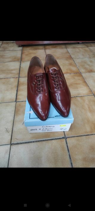 Zapatos de tacón cubano marrones talla 42