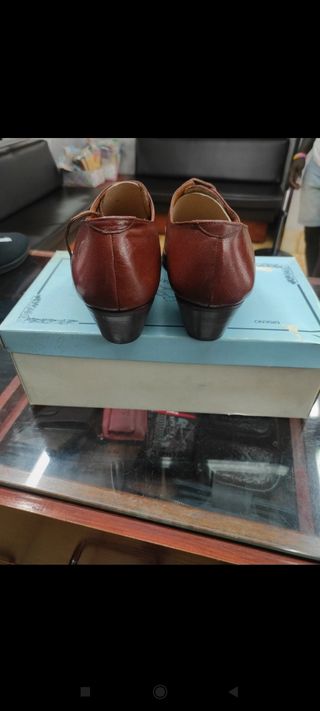 Zapatos de tacón cubano marrones talla 42