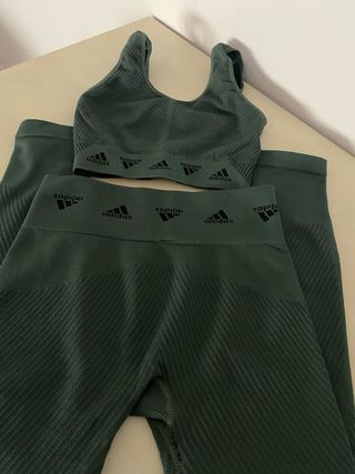 Conjunto deportivo Adidas verde