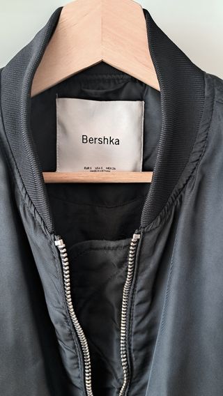 Bomber Negra Bershka