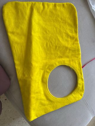 Bolso de mano de piel amarillo.hecho a mano