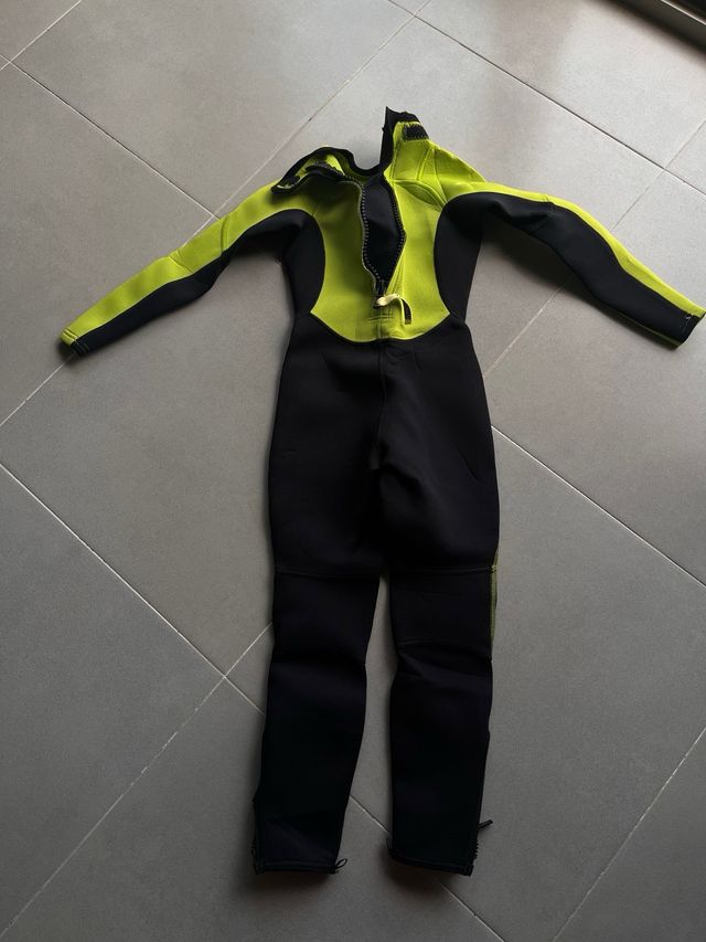 Neopreno infantil TRIBORD verde y negro (5-6 años)