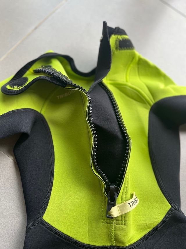 Neopreno infantil TRIBORD verde y negro (5-6 años)