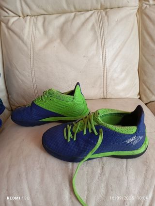 Botas de fútbol Kipsta niño multitaco T33