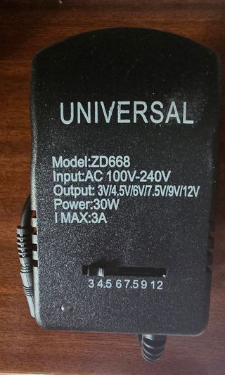Fuente Alimentación Universal ZD668 3.0A