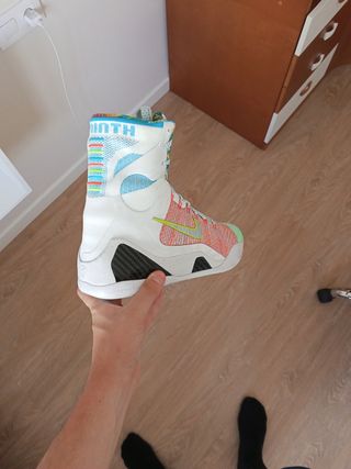Nike Kobe 9 Elite Pronto Talla 45.5
Precio negocia