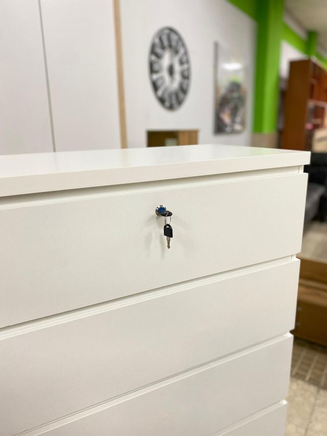 COMODA CON 5 CAJONES NUEVA EN COLOR BLANCO