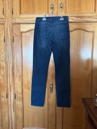 Pantalones vaqueros Levi's azules talla w27