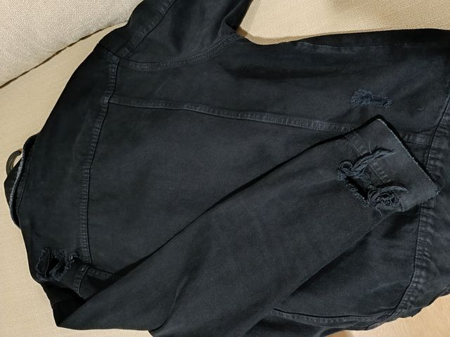Cazadora tejana Bershka Negra Talla S