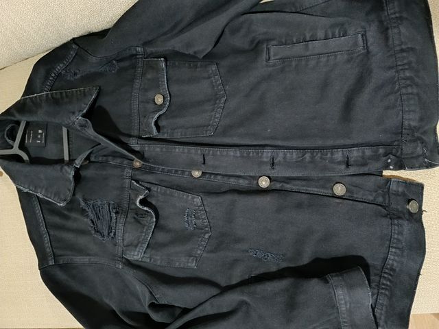 Cazadora tejana Bershka Negra Talla S