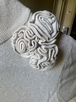 Jersey fino beige con flor