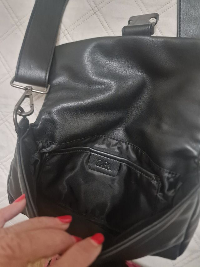 Bolso de piel negro