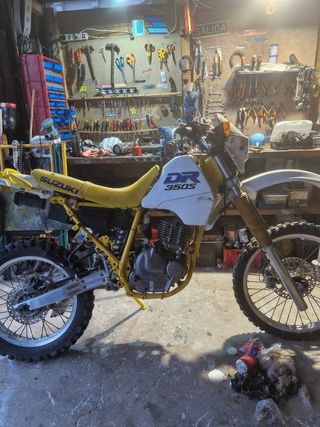 Suzuki DR 350