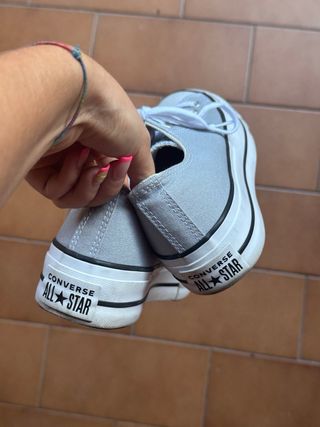 Zapatillas Converse grises bajas