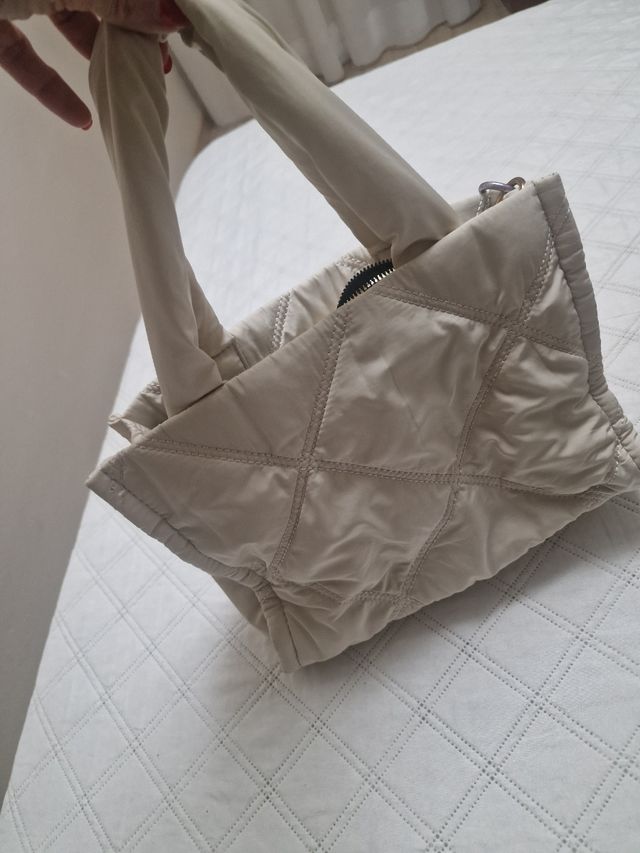 Bolso acolchado pequeño beige