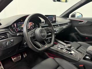 Audi A4 2.0 TDI quattro S tronic S line edition