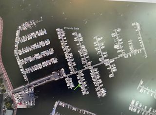 alquiler de amarre de 8 x 3,5 metros en Sada