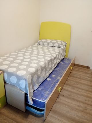 Habitación infantil unisex solo muebles. 