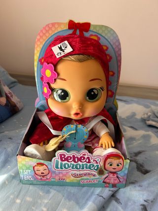 Bebé Llorona Caperucita Roja Scarlet