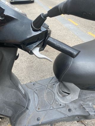 Moto Sym 125 con ITV hasta 2027 pegatina c 2011