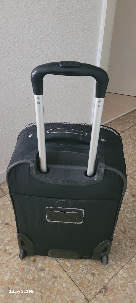 Maleta de mano Kipling negra