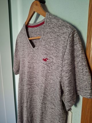 Camiseta Hollister Gris V-Neck
