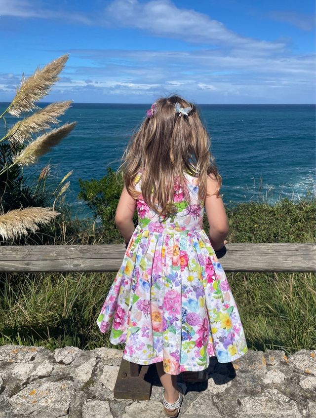 Precioso vestido floral niña