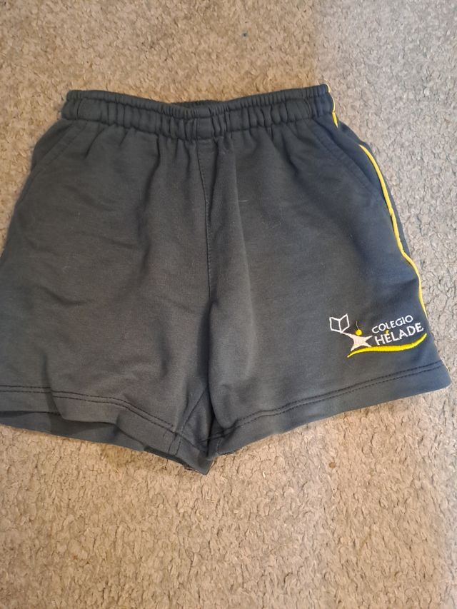 Varias prendas Colegio Hélade