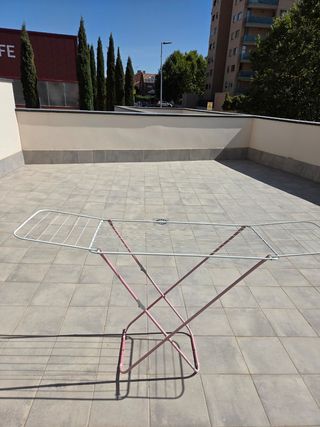 Tendedero plegable con alas