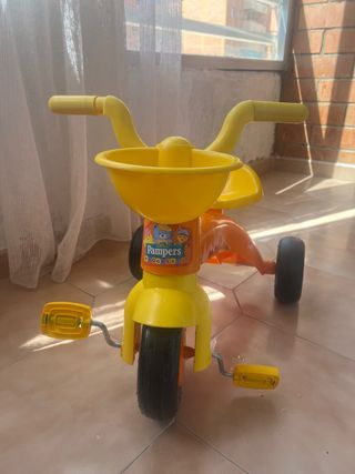 Triciclo infantil amarillo, bici, como nuevo 