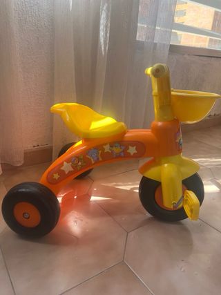 Triciclo infantil amarillo, bici, como nuevo 