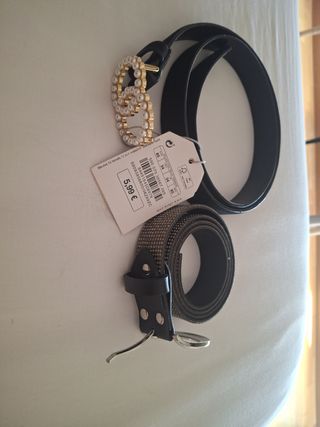 Cinturón Sfera Negro con Detalles Dorados y Perlas