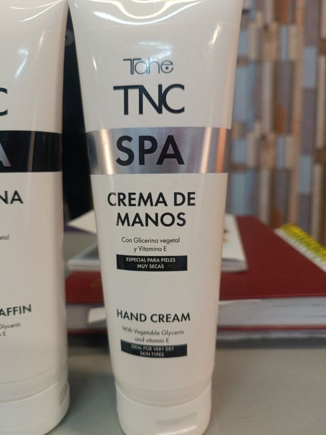 Tratamiento para manos y pies . 250 ml.