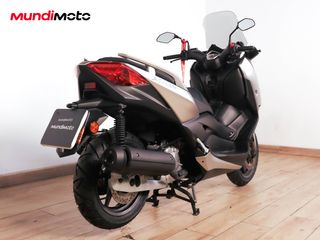 YAMAHA X-MAX 125 