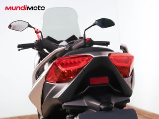 YAMAHA X-MAX 125 