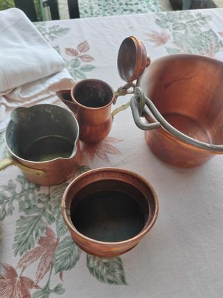 Oggetti in rame decorati