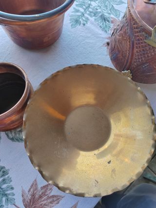 Oggetti in rame decorati