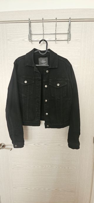 Chaqueta vaquera negra Stradivarius