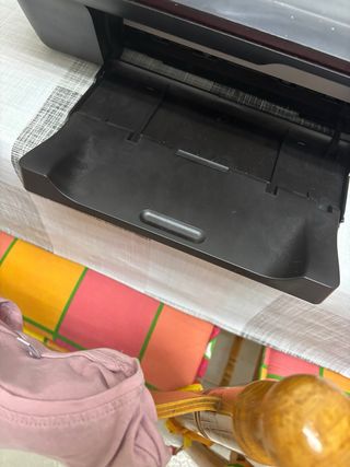Impresora HP Negra con tinta