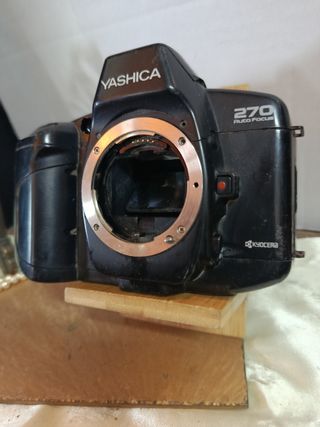 Fotocamera reflex Yashica 270 AF da riparare