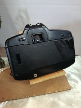 Fotocamera reflex Yashica 270 AF da riparare