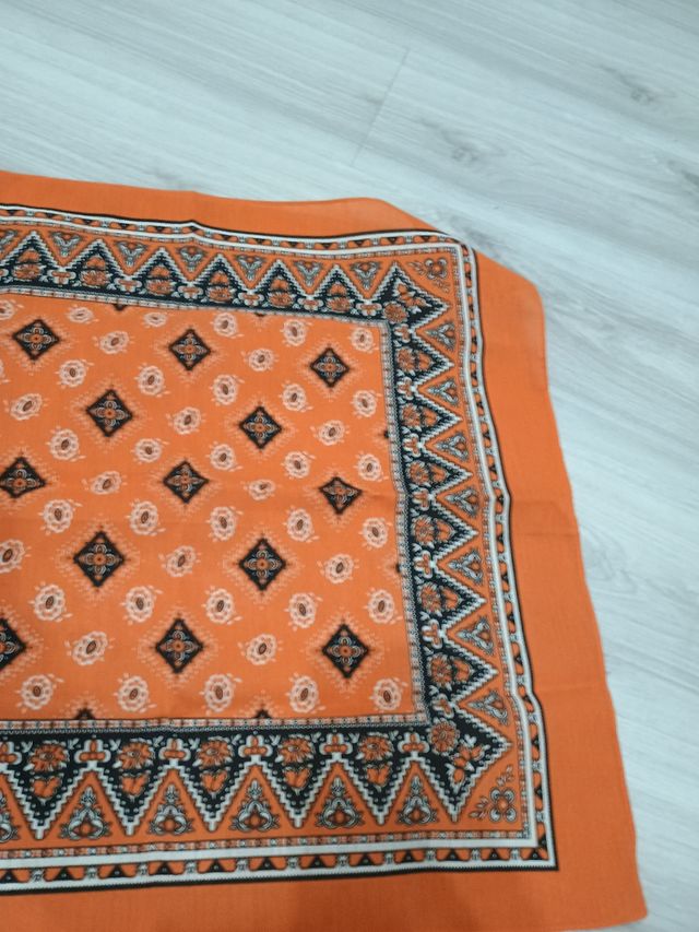 Pañuelo estilo mexicano naranja y negro